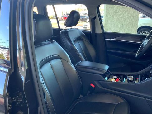 Used 2023 Jeep Grand Cherokee Limited w/ Luxury Tech Group II image 8