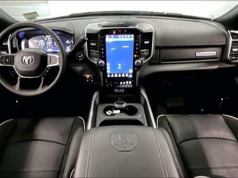 Used 2026 RAM 2500 Laramie AWD/4WD image 18