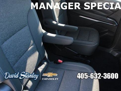 Used 2024 Chevrolet Traverse LT image 8