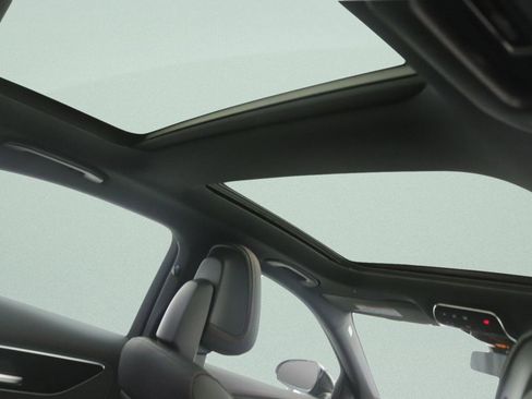 New 2026 Mercedes-Benz C 43 AMG 4MATIC Sedan image 12