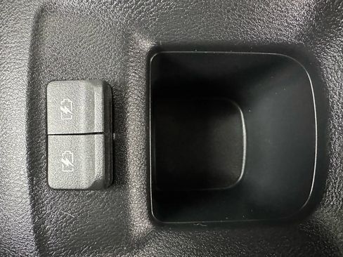 Used 2021 Nissan Versa SV image 22