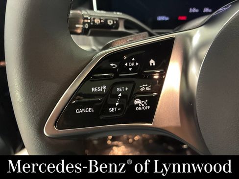 Used 2026 Mercedes-Benz GLC 300 4MATIC image 19
