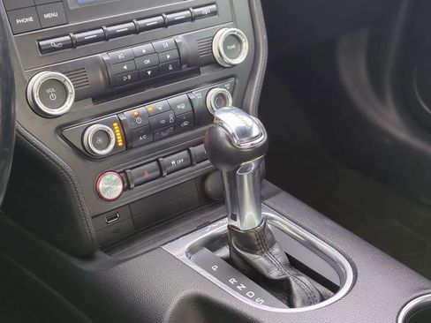 Used 2018 Ford Mustang Coupe image 29