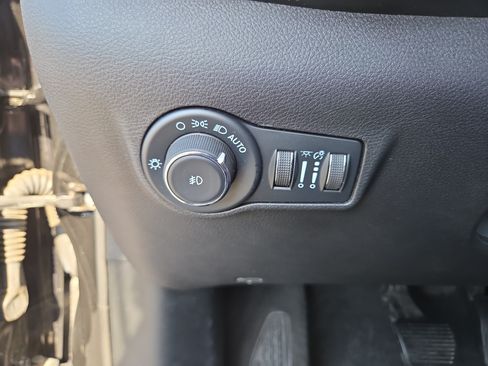 Certified 2022 Jeep Compass Trailhawk w/ Trailhawk Convenience Group AWD/4WD image 30