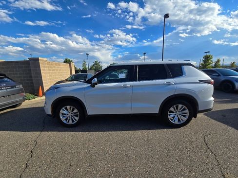 Used 2025 Mitsubishi Outlander ES AWD/4WD image 13