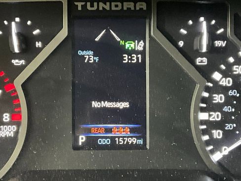 Used 2022 Toyota Tundra SR5 w/ SR5 Premium Package image 17