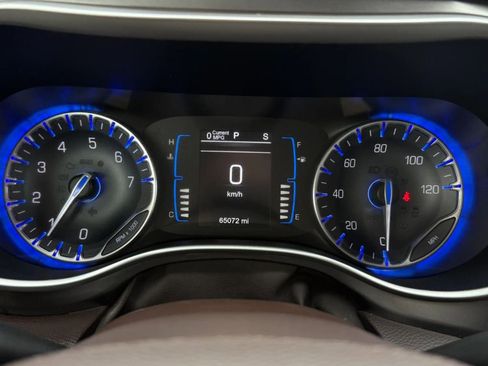 Used 2017 Chrysler Pacifica Touring FWD image 54