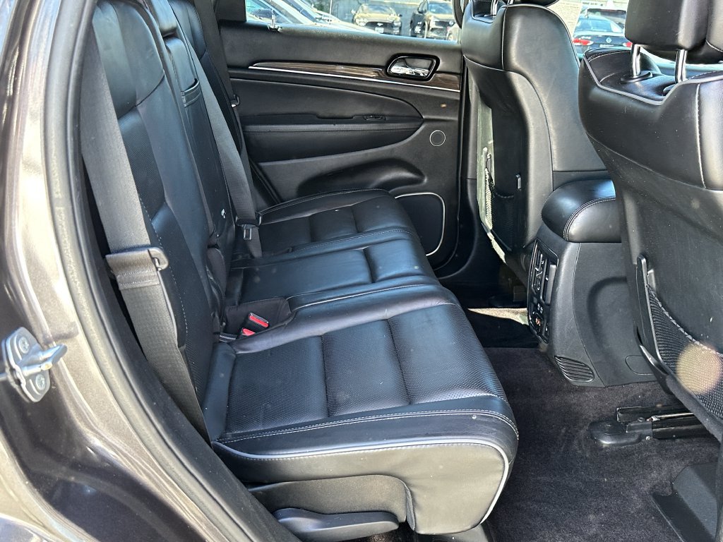 Used 2019 Jeep Grand Cherokee Overland AWD/4WD image 17