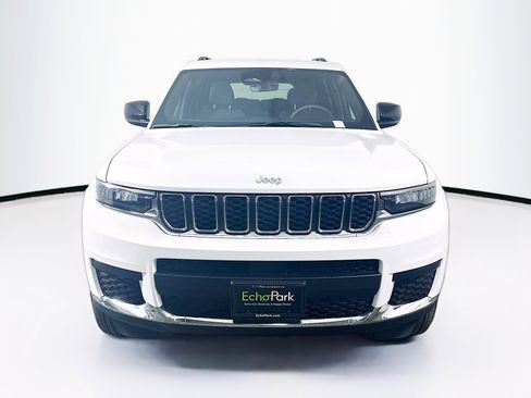 Used 2025 Jeep Grand Cherokee L Laredo image 2