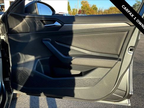 Used 2024 Volkswagen Jetta SE image 25