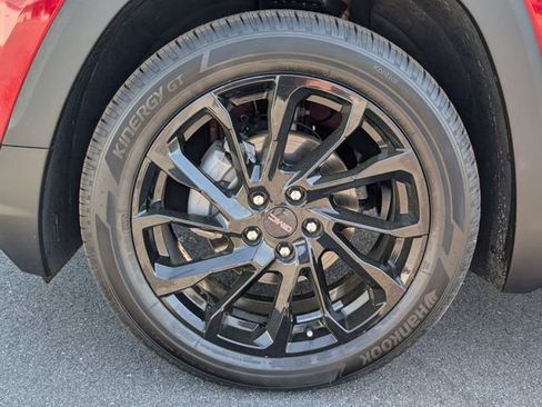 Used 2023 GMC Terrain SLT w/ Tech Package image 13