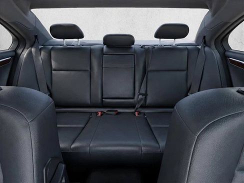 Used 2013 Mercedes-Benz C 250 Sedan image 23
