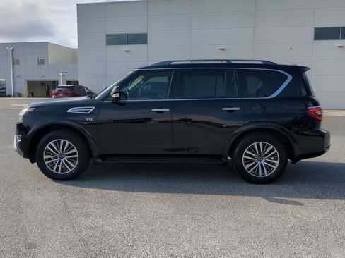 Used 2021 Nissan Armada SL w/ Captain's Chairs Package image 16