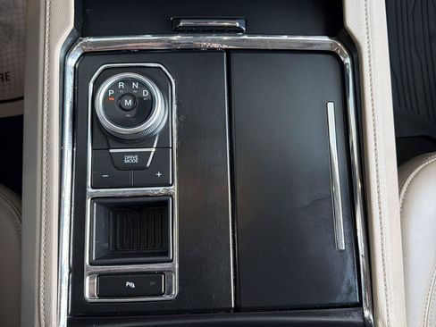 Used 2023 Ford Expedition XLT RWD image 16