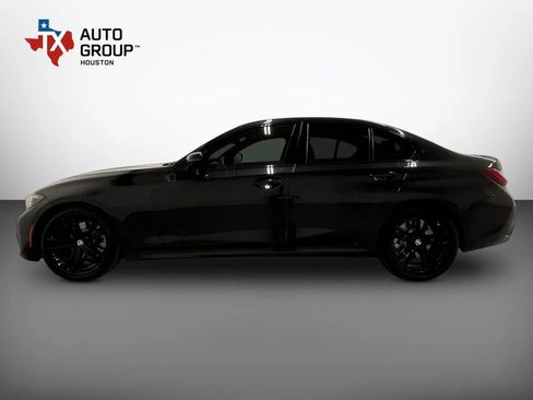 Used 2022 BMW 330i Sedan w/ M Sport Package RWD image 9