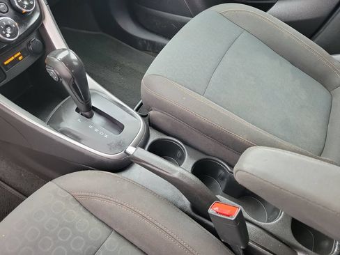 Used 2022 Chevrolet Trax LS w/ Tint and Cruise Package FWD image 22