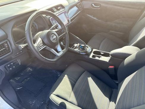 Certified 2025 Nissan Leaf SV Plus image 22