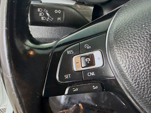 Used 2016 Volkswagen Passat 1.8T SE w/ Lighting Package image 14