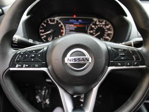 Used 2022 Nissan Altima 2.5 SV FWD image 10