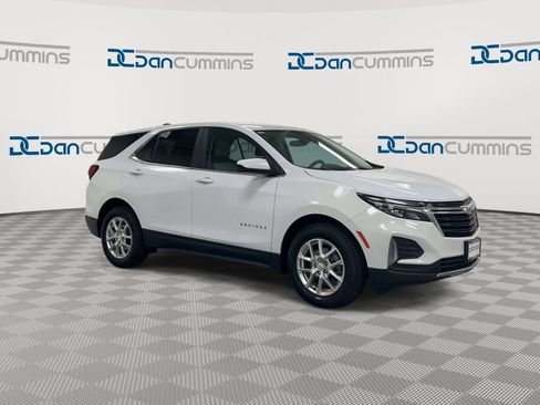Used 2022 Chevrolet Equinox LT FWD image 2