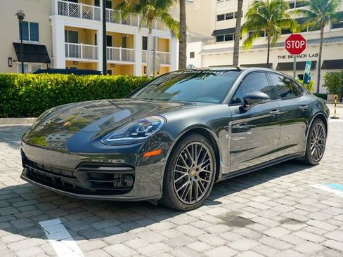 Used 2023 Porsche Panamera 4 Platinum Edition AWD/4WD image 9
