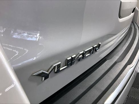 Used 2019 GMC Yukon Denali image 28