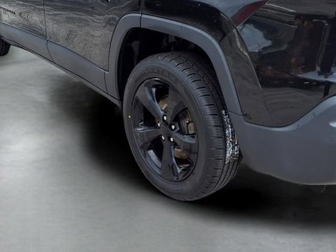 Used 2016 Jeep Cherokee Sport FWD image 17
