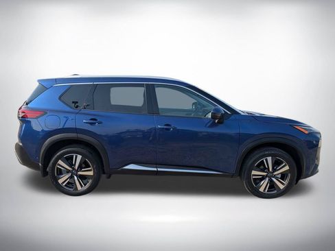 Used 2023 Nissan Rogue SL w/ SL Premium Package FWD image 2