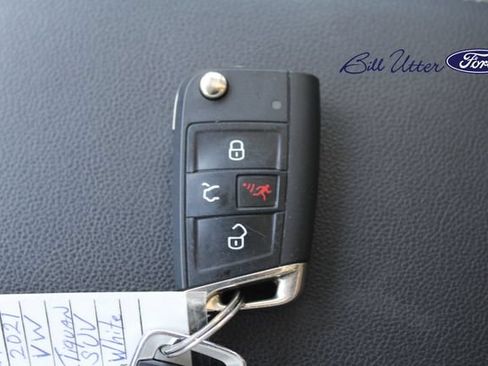 Used 2021 Volkswagen Tiguan SE FWD image 26