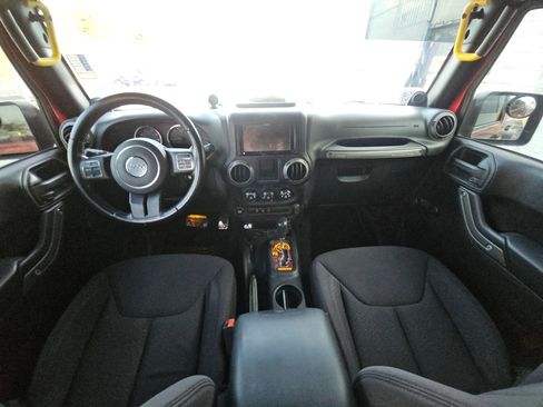 Used 2013 Jeep Wrangler Unlimited Sport w/ Connectivity Group image 33