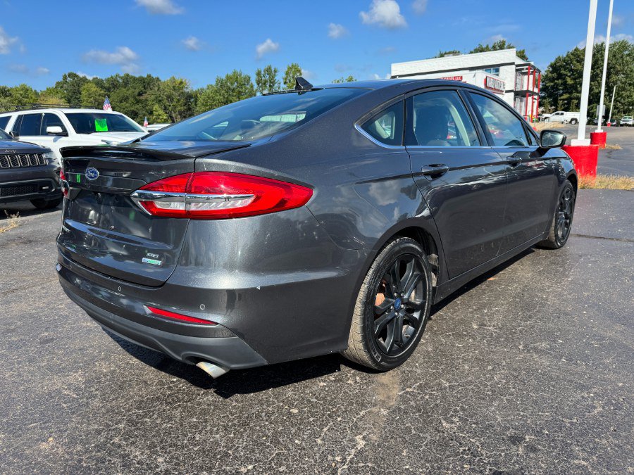 Used 2019 Ford Fusion SE w/ Equipment Group 151A FWD image 5