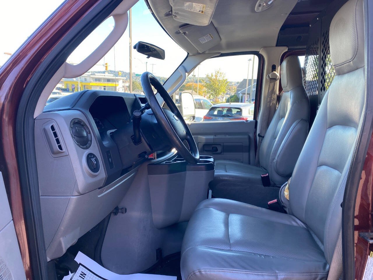 Used 2009 Ford E-350 and Econoline 350 Super Duty RWD image 9