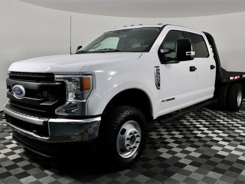 Used 2022 Ford F350 XL w/ Power Equipment Group image 4