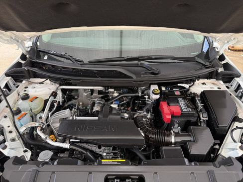 Used 2026 Nissan Rogue SL FWD image 33