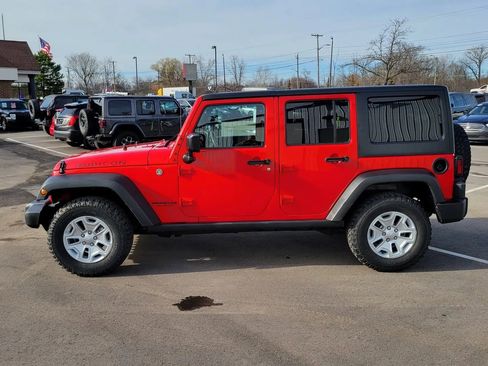 Used 2016 Jeep Wrangler Unlimited Rubicon w/ Dual Top Group AWD/4WD image 5
