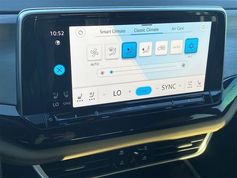 New 2026 Volkswagen Atlas Cross Sport SE image 23