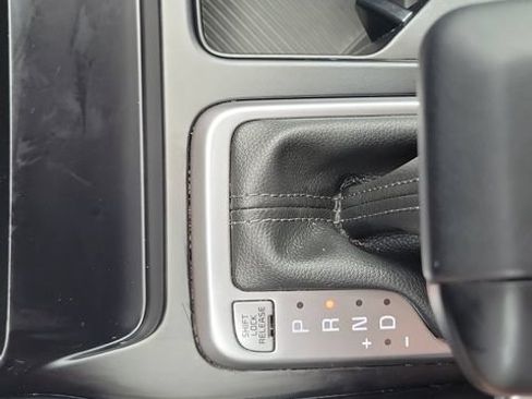 Used 2024 Kia Sorento S FWD image 27