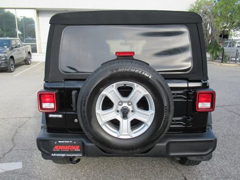 Used 2018 Jeep Wrangler Unlimited Sport S AWD/4WD image 6