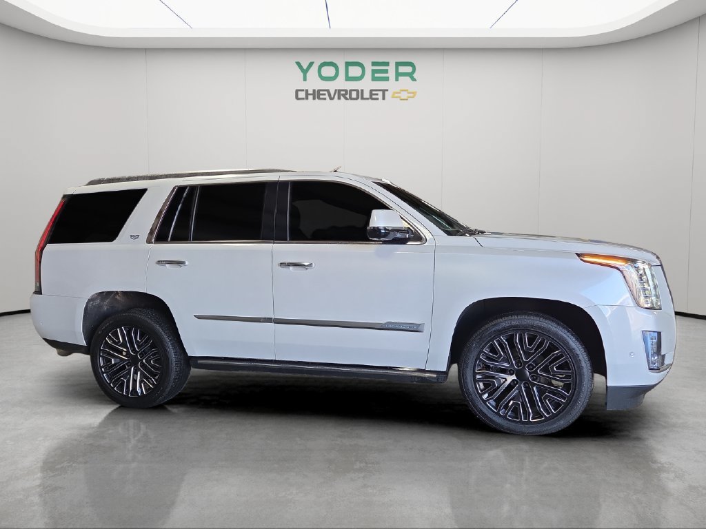 Used 2020 Cadillac Escalade Platinum AWD/4WD image 3