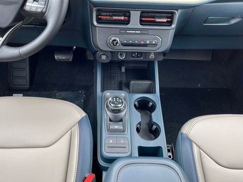 Used 2025 Ford Maverick Lariat w/ 4K Tow Package AWD/4WD image 36