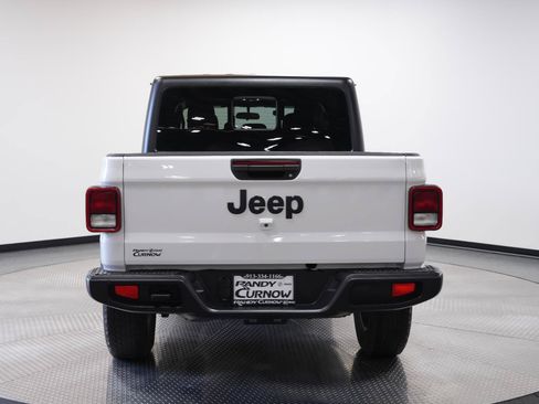 Used 2023 Jeep Gladiator Sport AWD/4WD image 7