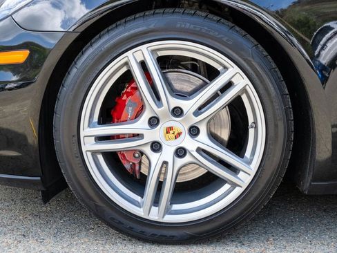Used 2018 Porsche Panamera RWD image 33