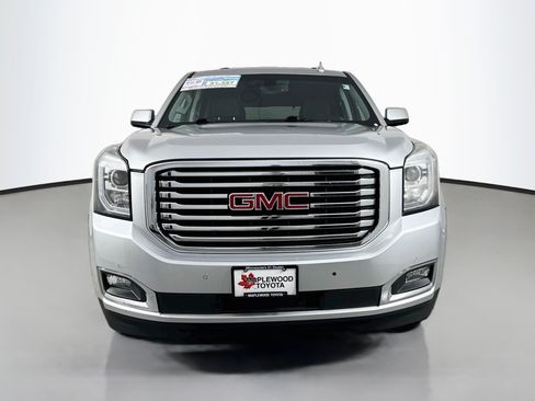 Used 2017 GMC Yukon SLE w/ SLE Value Package AWD/4WD image 2