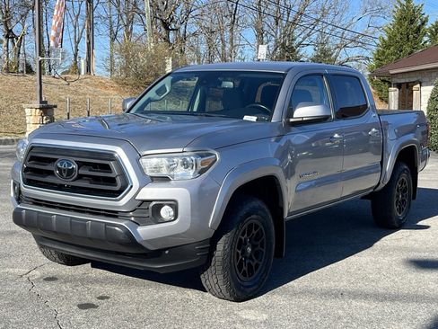 Used 2021 Toyota Tacoma SR5 image 3