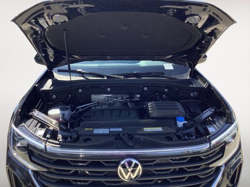 New 2026 Volkswagen Atlas Cross Sport SE image 11