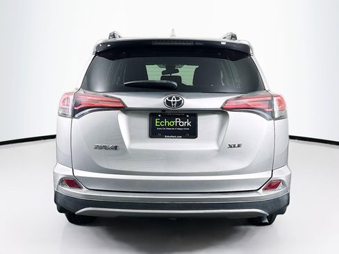 Used 2017 Toyota RAV4 XLE FWD image 7