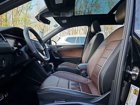 Used 2022 Volkswagen Tiguan SEL R-Line image 14