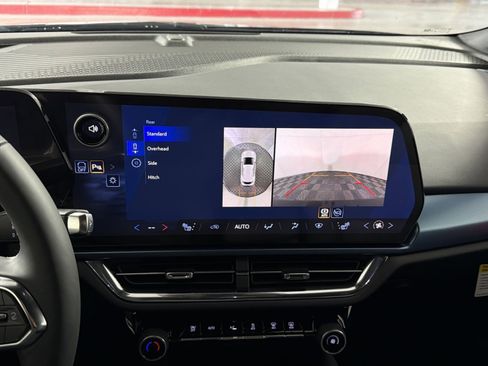 New 2026 Chevrolet Equinox EV LT image 19