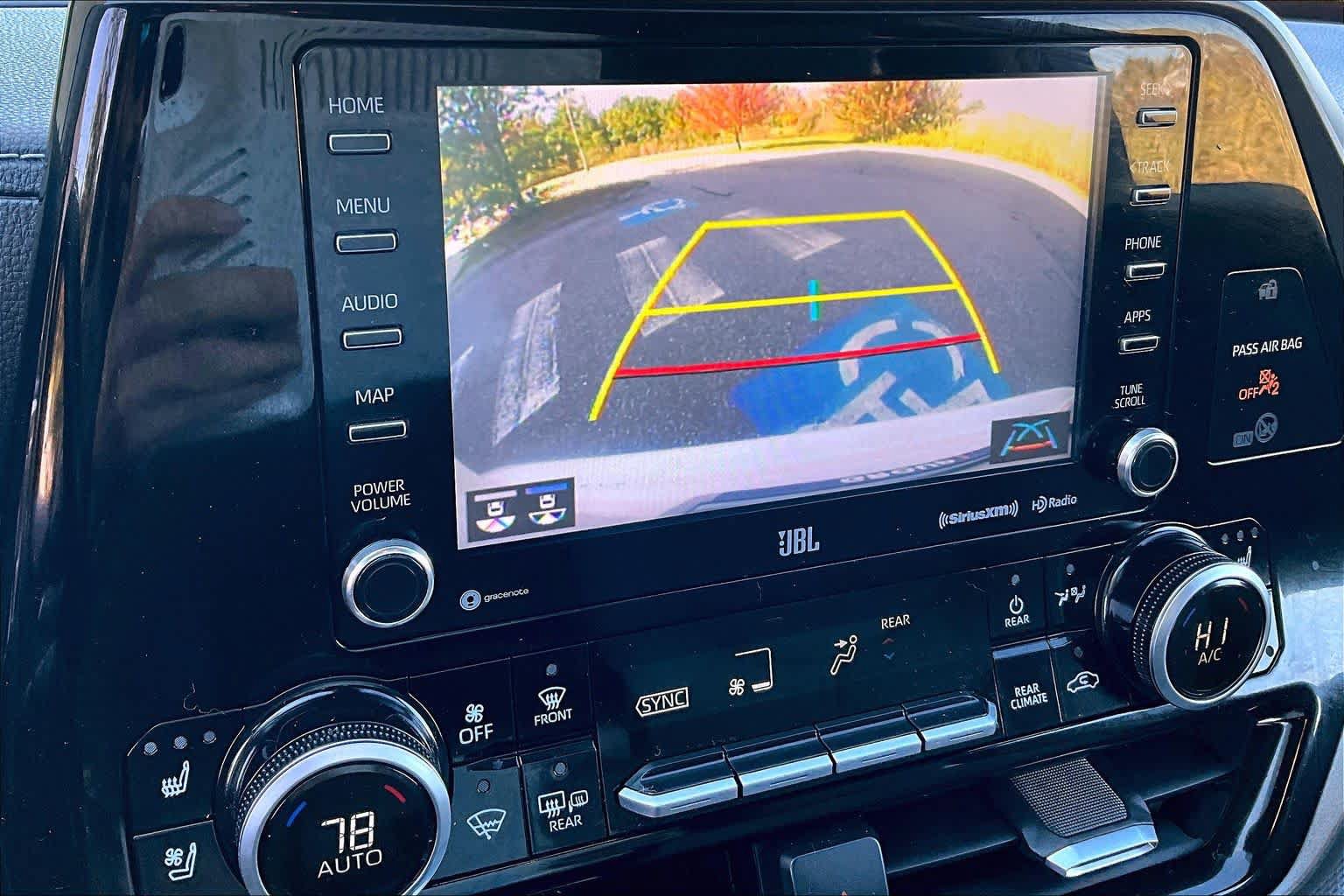 Used 2020 Toyota Highlander Limited AWD/4WD image 29