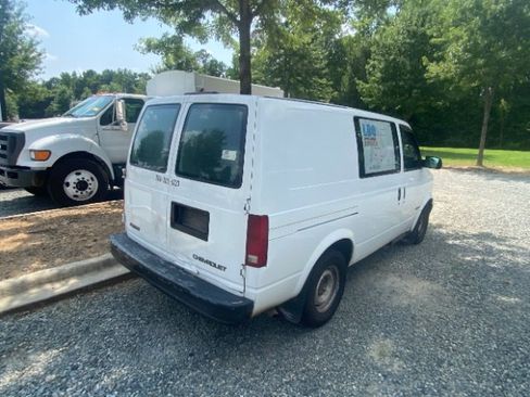 Used 2000 Chevrolet Astro RWD image 4